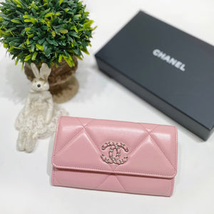 No.4229-Chanel 19 Medium Flap Wallet  (Unused / 未使用品)