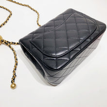 Charger l&#39;image dans la galerie, No.001650-1-Chanel Pearl Crush Square Mini Flap Bag (Brand New / 全新)
