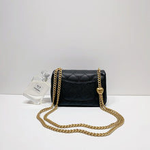 Charger l&#39;image dans la galerie, No.001655-Chanel Sweet Heart Mini Flap Bag (Brand New / 全新)
