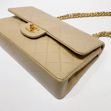 画像をギャラリービューアに読み込む, No.3159-Chanel Vintage Lambskin Classic Flap Bag 25cm
