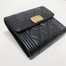 將圖片載入圖庫檢視器 No.001656-2-Chanel Caviar Small Boy Flap Wallet (Brand New / 全新貨品)
