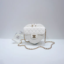 Load image into Gallery viewer, No.3781-Chanel Large CC In Love Heart Bag
