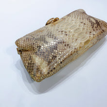 将图片加载到图库查看器，No.3830-Chanel Python Croisette Exotic Clutch Bag
