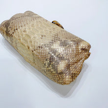 将图片加载到图库查看器，No.3830-Chanel Python Croisette Exotic Clutch Bag
