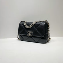 Load image into Gallery viewer, No.4297-Chanel 19 Small Handbag
