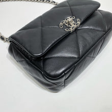 이미지를 갤러리 뷰어에 로드 , No.4297-Chanel 19 Small Handbag
