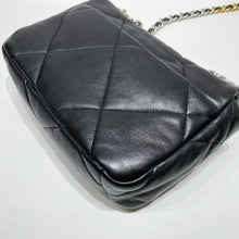 이미지를 갤러리 뷰어에 로드 , No.4297-Chanel 19 Small Handbag
