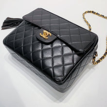 이미지를 갤러리 뷰어에 로드 , No.3945-Chanel Vintage Lambskin Turn-Lock Camera Bag
