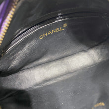 画像をギャラリービューアに読み込む, No.001672-2-Chanel Vintage Suede Timeless CC Camera Bag
