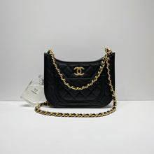 이미지를 갤러리 뷰어에 로드 , No.4303-Chanel Curvy Mood Hobo Bag
