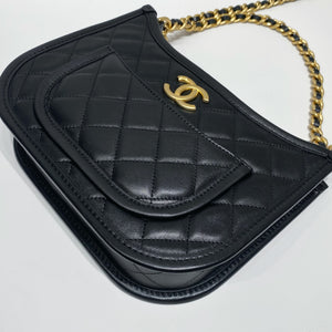 No.4303-Chanel Curvy Mood Hobo Bag