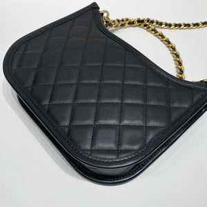 No.4303-Chanel Curvy Mood Hobo Bag