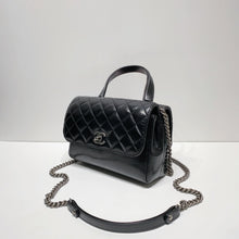 Charger l&#39;image dans la galerie, No.4343-Chanel Pilot Essentials Flap Bag With Top Handle
