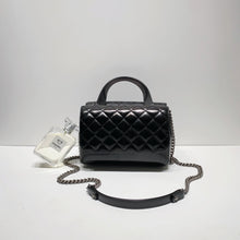 Charger l&#39;image dans la galerie, No.4343-Chanel Pilot Essentials Flap Bag With Top Handle
