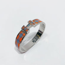 Charger l&#39;image dans la galerie, No.4380-Hermes Clic H Tartan Bracelet PM
