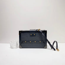 Load image into Gallery viewer, No.4031-Louis Vuitton Petite Malle
