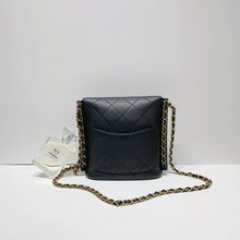 画像をギャラリービューアに読み込む, No.4404-Chanel Small Chain Sides Hobo Bag
