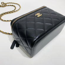 Load image into Gallery viewer, No.001695-2-Chanel Timeless Classic Handle Vanity Case (Brand New / 全新貨品)
