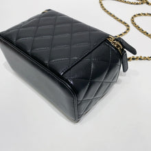 이미지를 갤러리 뷰어에 로드 , No.001695-2-Chanel Timeless Classic Handle Vanity Case (Brand New / 全新貨品)
