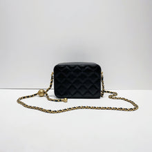 Load image into Gallery viewer, No.4409-Chanel Pearl Crush Camera Bag (Unused / 未使用品)
