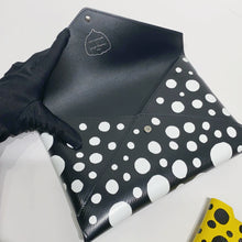 画像をギャラリービューアに読み込む, No.4412- Louis Vuitton x Yayoi Kusama Infinity Dots Kirigami Pochette (Unused / 未使用品)
