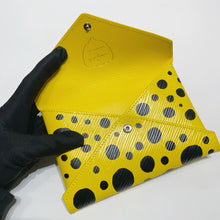 Load image into Gallery viewer, No.4412- Louis Vuitton x Yayoi Kusama Infinity Dots Kirigami Pochette (Unused / 未使用品)
