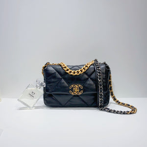 No.3856-Chanel 19 Small Handbag