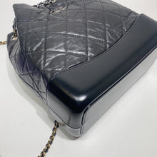 Charger l&#39;image dans la galerie, No.4382-Chanel Small Gabrielle Backpack
