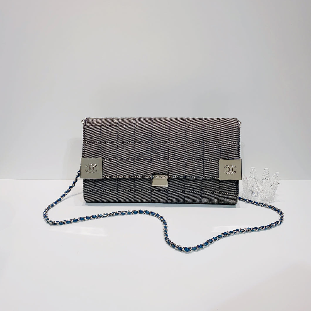 No.3831-Chanel Vintage Denim Clutch With Chain
