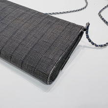 Charger l&#39;image dans la galerie, No.3831-Chanel Vintage Denim Clutch With Chain
