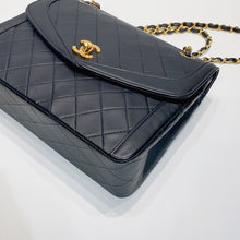 Load image into Gallery viewer, No.3833-Chanel Vintage Lambskin Envelope Flap Bag

