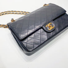 이미지를 갤러리 뷰어에 로드 , No.3876-Chanel Vintage Lambskin Classic Flap Bag
