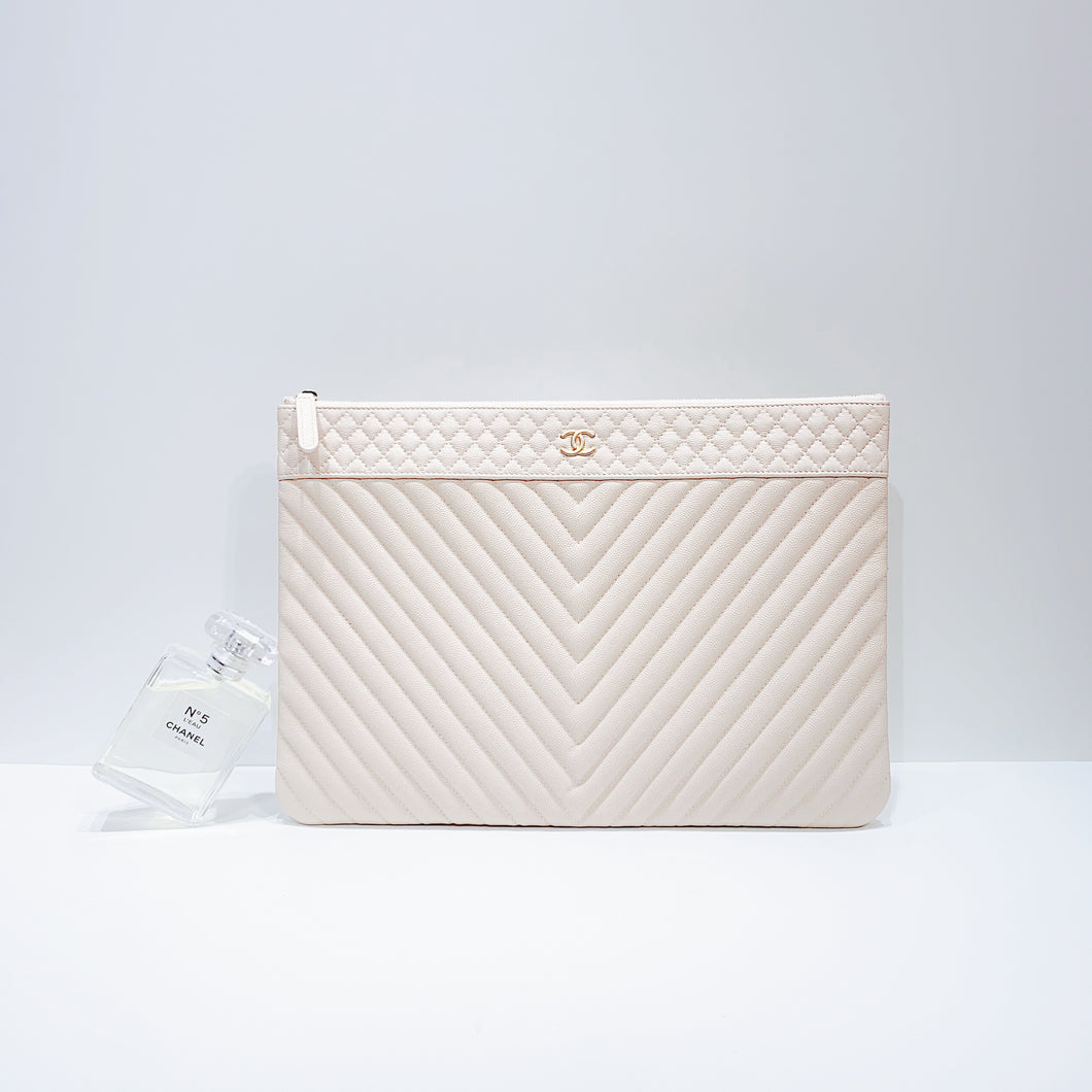 No.3882-Chanel Chevron Large O Case (Unused / 未使用品)