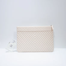 Load image into Gallery viewer, No.3882-Chanel Chevron Large O Case (Unused / 未使用品)

