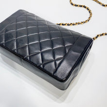 이미지를 갤러리 뷰어에 로드 , No.2606-Chanel Vintage Lambskin Diana Bag 25cm
