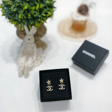 將圖片載入圖庫檢視器 No.3890-Chanel Metal &amp; Crystal Stars Coco Mark Earrings( Brand New / 全新貨品)
