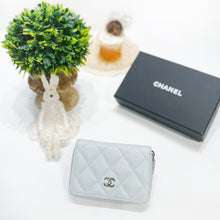 Load image into Gallery viewer, No.3896-Chanel Caviar Timeless Classic Zipped Card Holder

