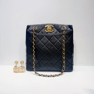 No.3899-Chanel Vintage CC Turn-Lock Shoulder Bag