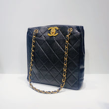 Load image into Gallery viewer, No.3899-Chanel Vintage CC Turn-Lock Shoulder Bag
