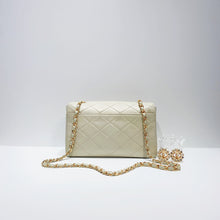 이미지를 갤러리 뷰어에 로드 , No.3903-Chanel Vintage Lambskin Envelope Flap Bag
