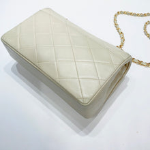 画像をギャラリービューアに読み込む, No.3903-Chanel Vintage Lambskin Envelope Flap Bag
