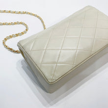 이미지를 갤러리 뷰어에 로드 , No.3903-Chanel Vintage Lambskin Envelope Flap Bag
