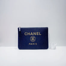 Load image into Gallery viewer, No.3926-Chanel Deauville Medium O Case Clutch
