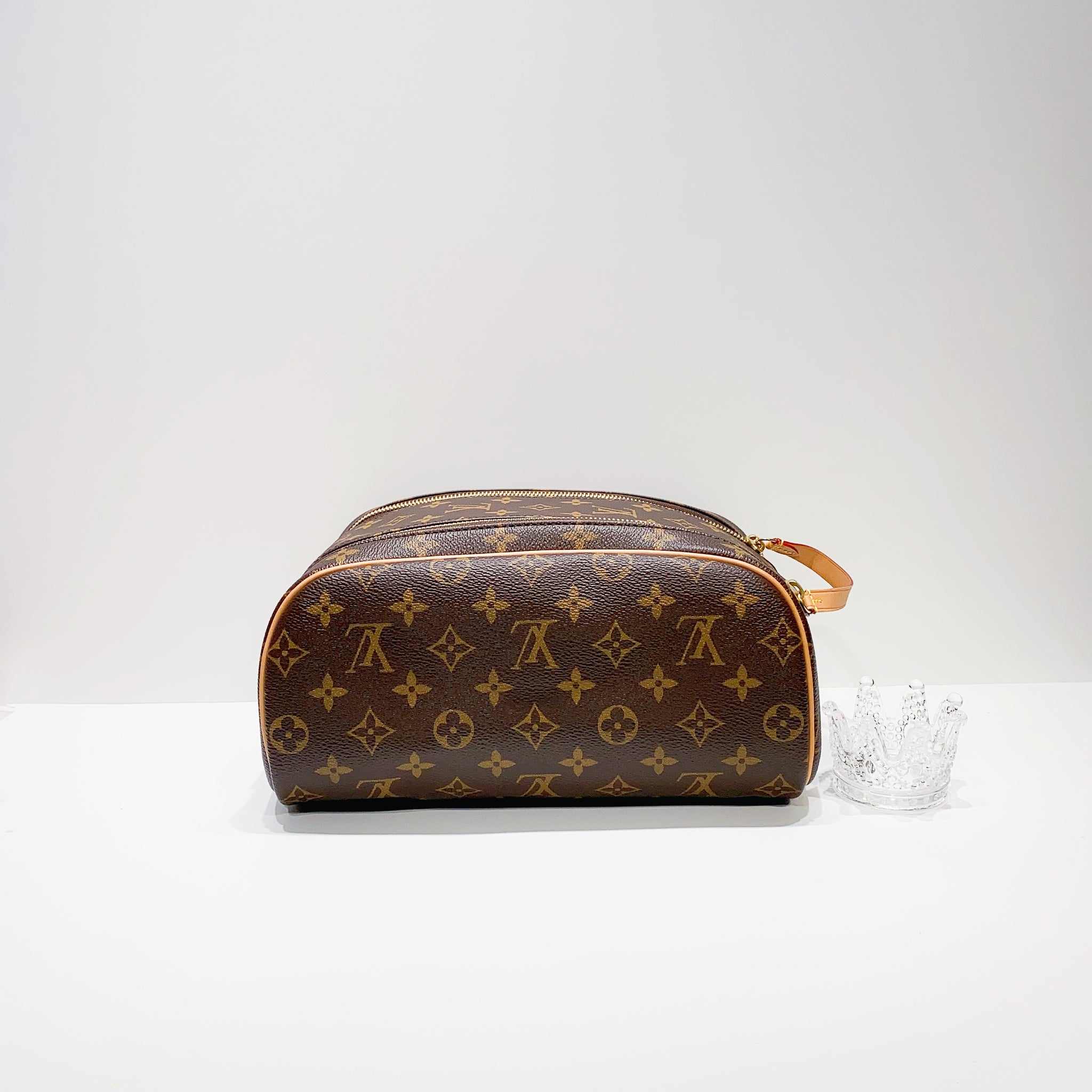 Louis Vuitton King Size Toiletry Bag M47528