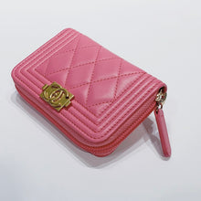 이미지를 갤러리 뷰어에 로드 , No.3933-Chanel Lambskin Boy Zipped Coins Purse
