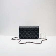 Charger l&#39;image dans la galerie, No.3943-Chanel Caviar Timeless Classic Wallet On Chain
