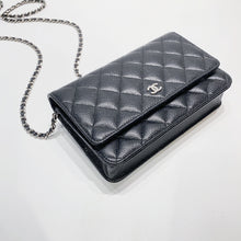 Charger l&#39;image dans la galerie, No.3943-Chanel Caviar Timeless Classic Wallet On Chain
