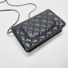 Charger l&#39;image dans la galerie, No.3943-Chanel Caviar Timeless Classic Wallet On Chain
