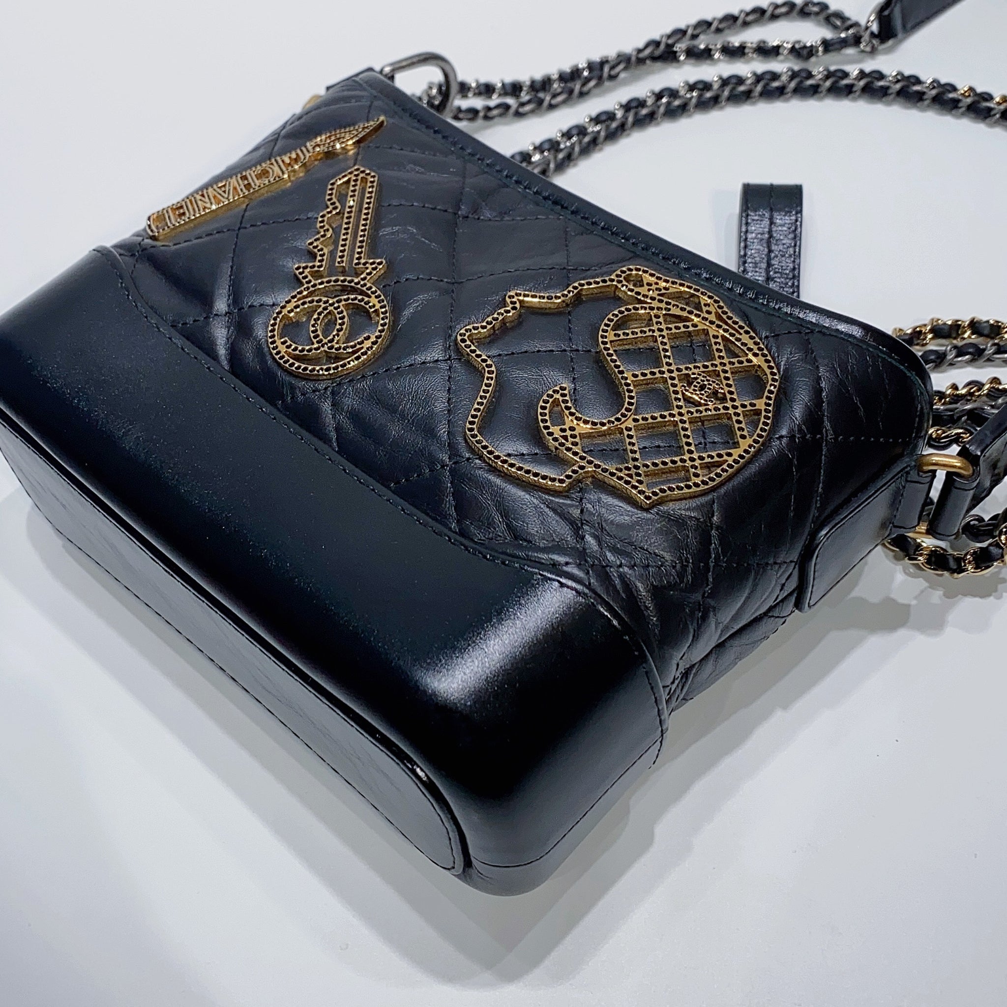 No.3860-Chanel Small Gabrielle Hobo Bag With Charms Limited Edition –  Gallery Luxe