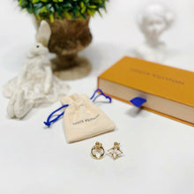 Load image into Gallery viewer, No.4526-Louis Vuitton Flowergram Earrings

